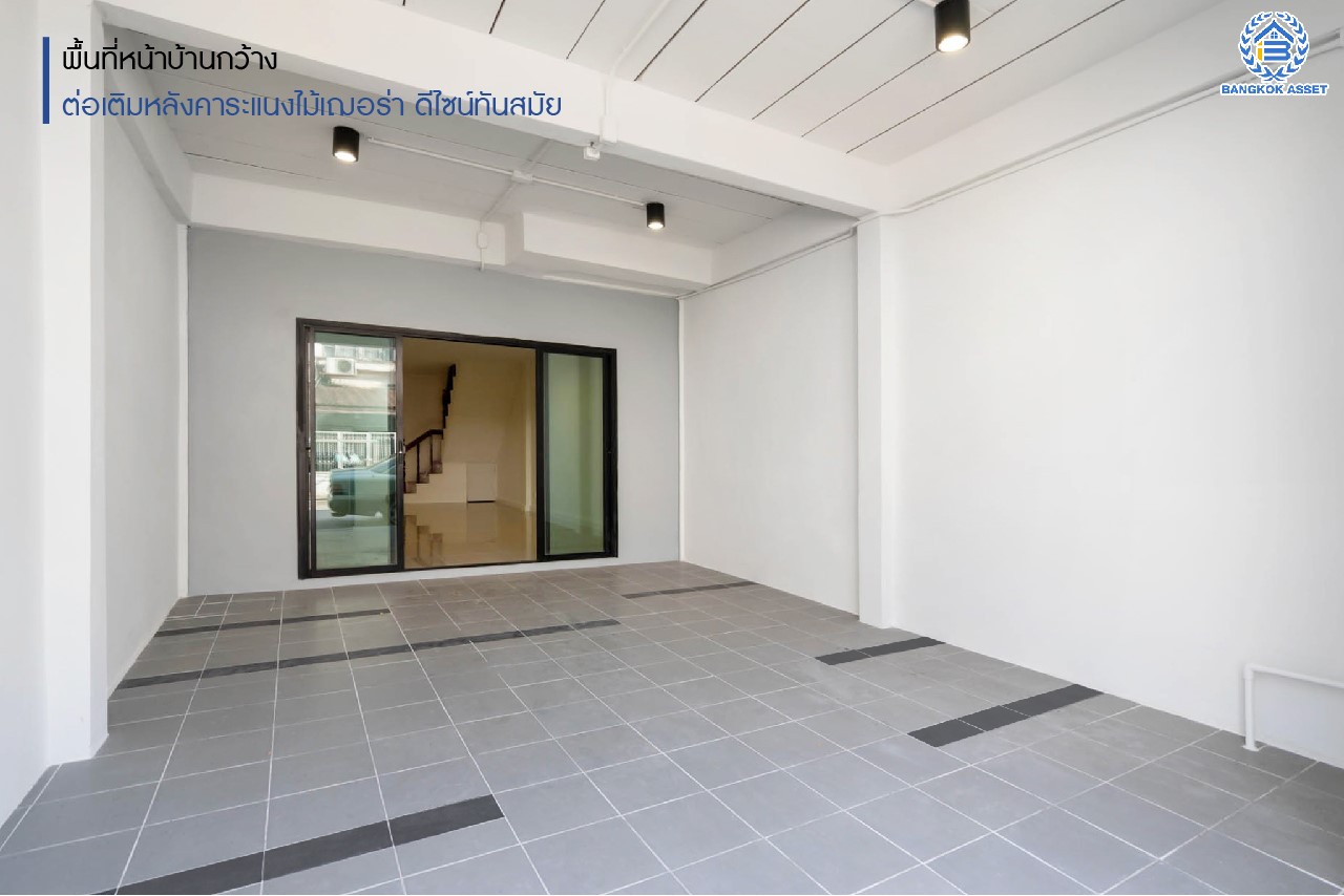 บ้านมือสองตกแต่งใหม่ ติด MRT "สถานีบางกระสอ" ม.นารีนคร รัตนาธิเบศร์ ตอบโจทย์ทุกการอยู่อาศัย ฟังก์ชั่น 2 ห้องนอนใหญ่ 2 ห้องน้ำ ต่อเติมครัวเคาน์เตอร์ และโรงจอดรถ บนทำเลดีที่สุด! ใกล้เซ็นทรัลรัตนาธิเบศร์ และจุดขึ้นทางด่วน "งามวงศ์วาน"